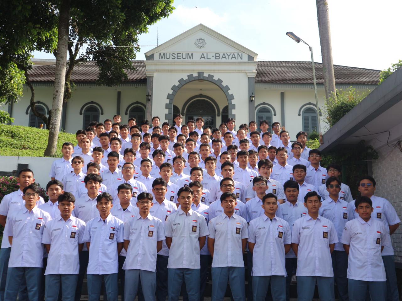 OSIS SMA Albayan Menyelenggarakan LDKS